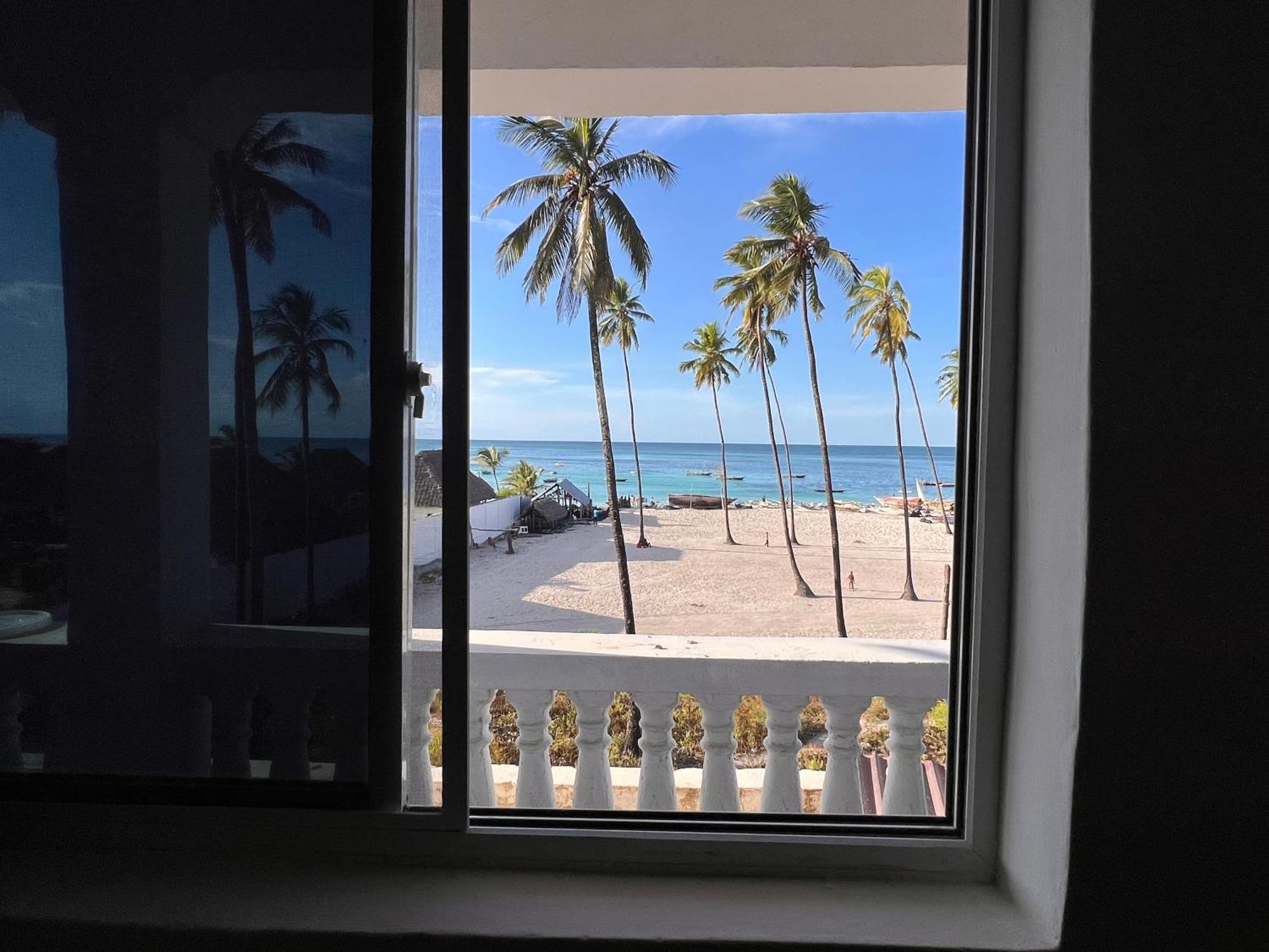 Nungwi Beach Front Bagian luar foto